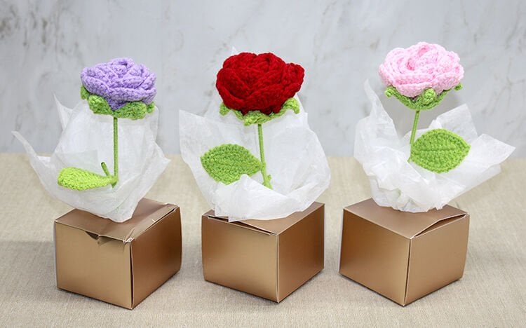 Kutulu Tekli El Örgüsü Gül Kutulu