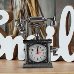Vintage Telefon Tasarımlı Masa Saati